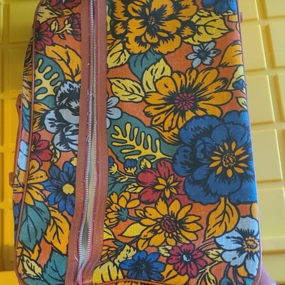 Bantam Travelware Floral suitcase- Multicolor - Picture 1 of 6